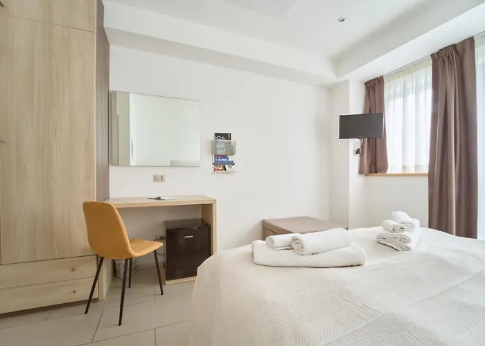 Firmafede 3* Sarzana